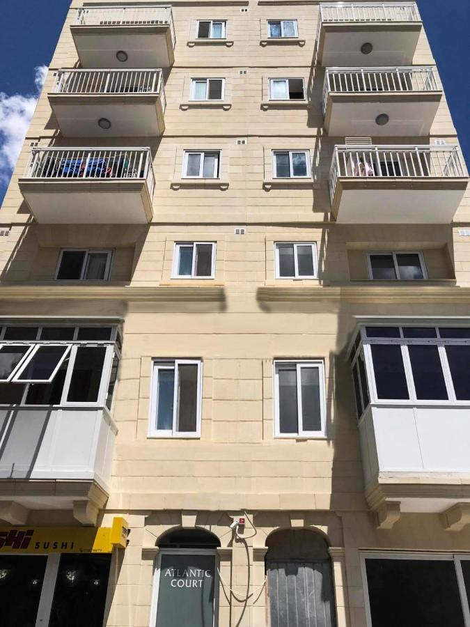 F10 Room 1, Private Double Room With Private Bathroom In Shared Flat Мсіда Екстер'єр фото